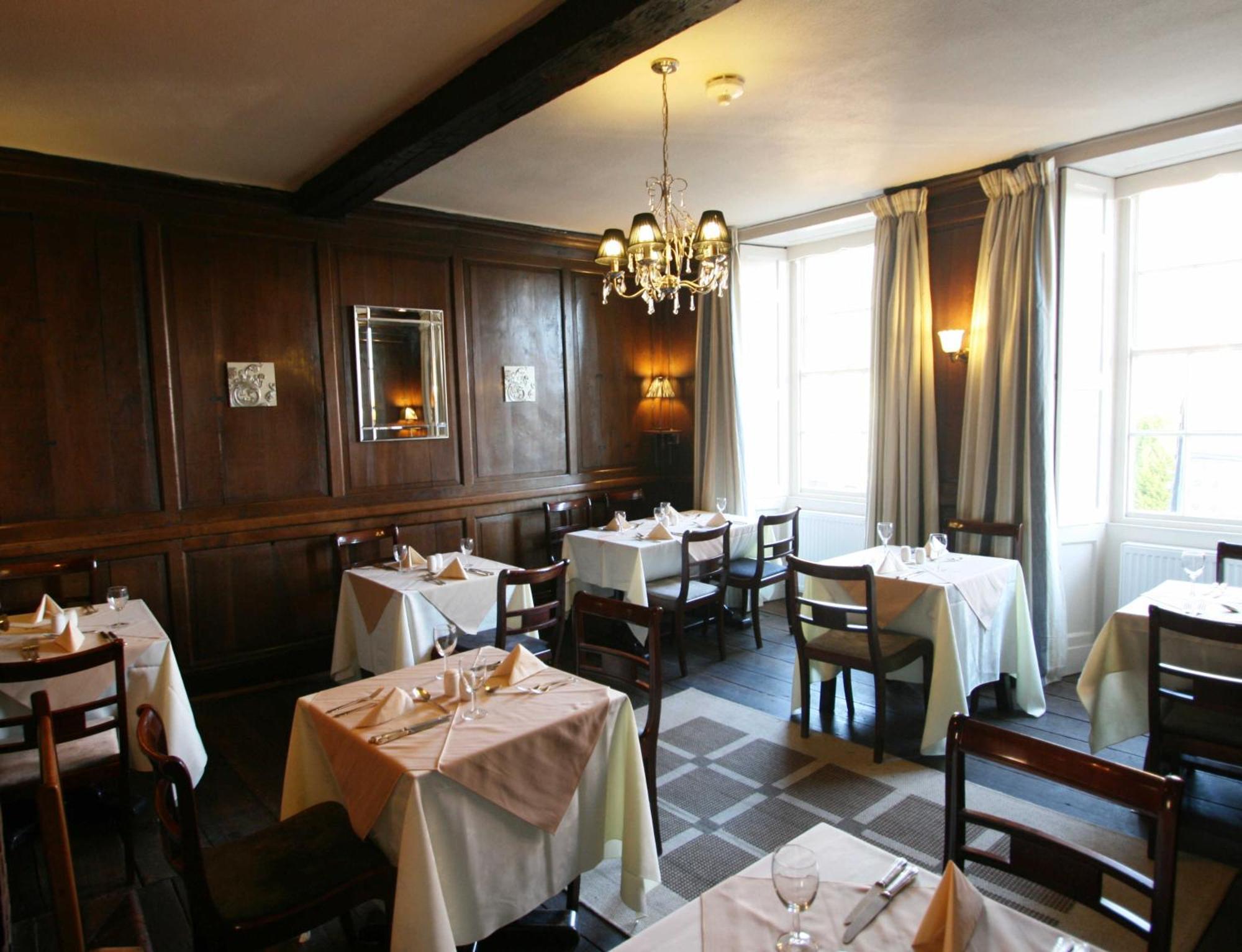 The Castle Hotel Бишъпс Касъл Екстериор снимка