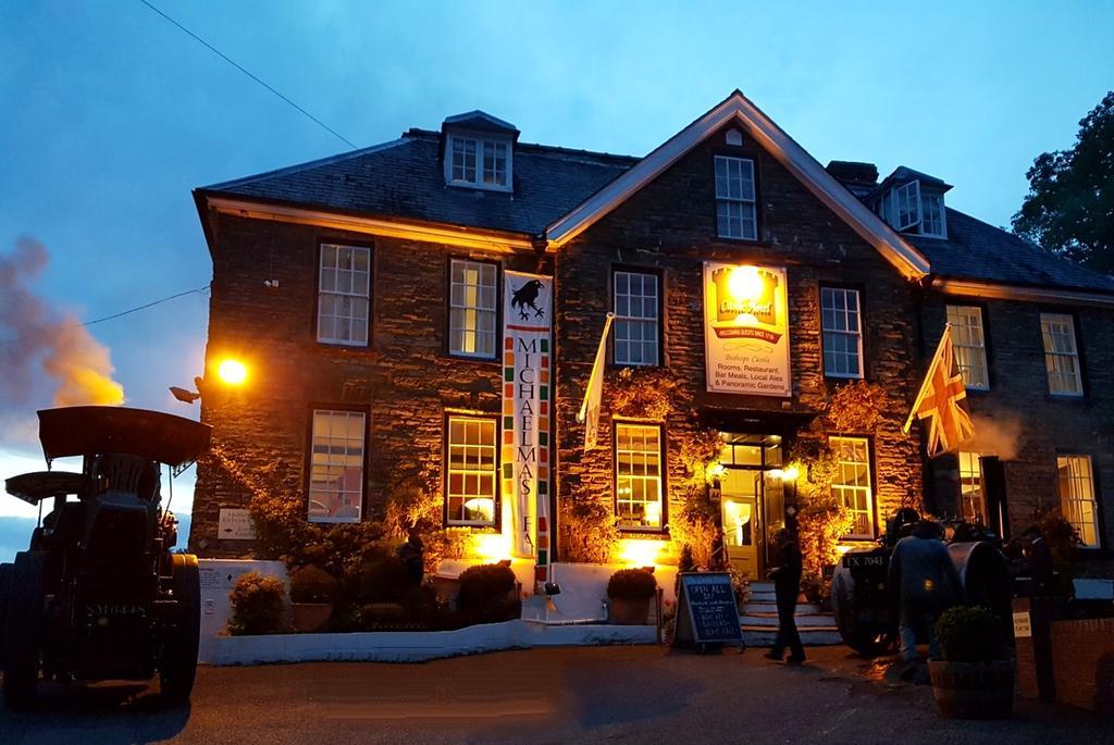 The Castle Hotel Бишъпс Касъл Екстериор снимка